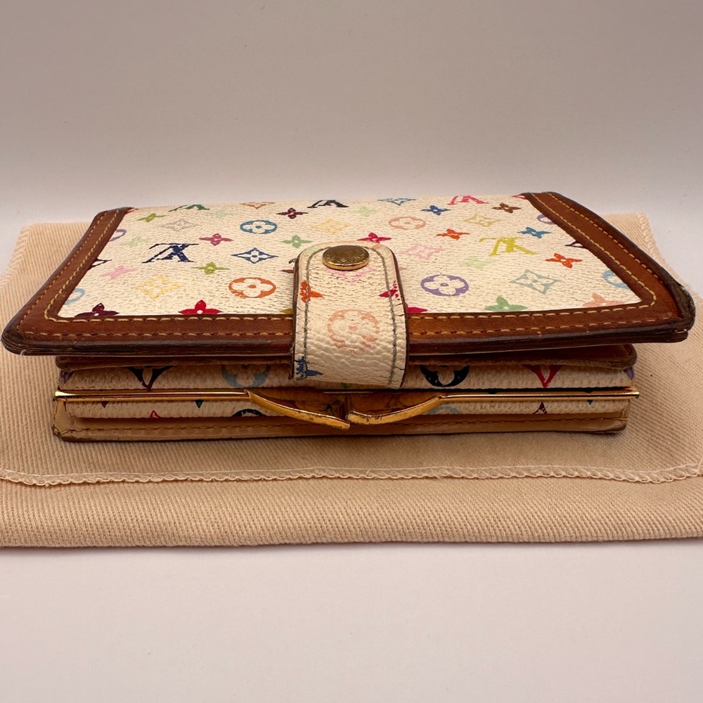 Louis Vuitton Murakami white kisslock wallet - Picture 12 of 16